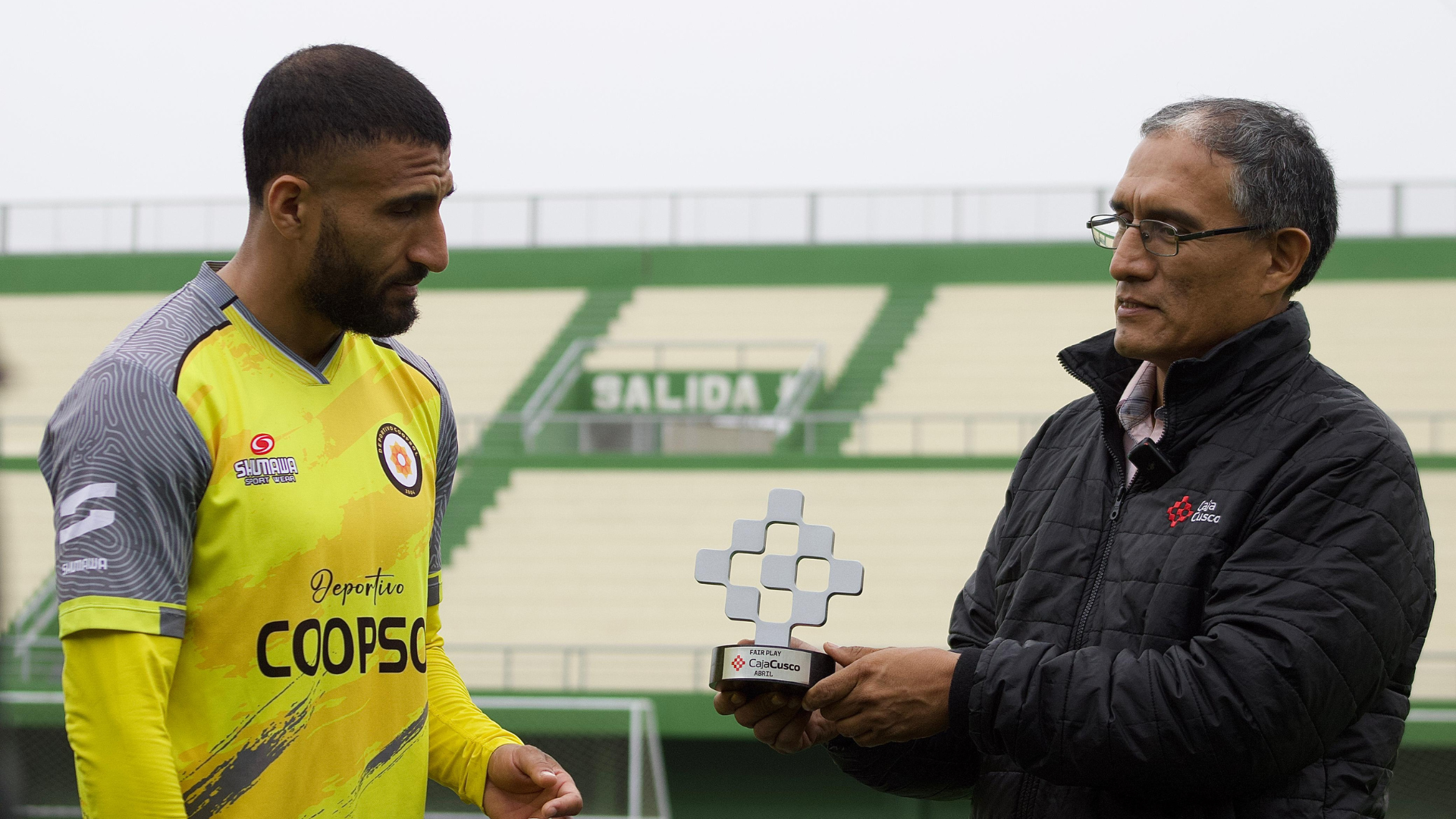 Deportivo Coopsol recibe el premio 'Fair Play Caja Cusco', otorgado por la Liga 2 y el auspiciador oficial del torneo